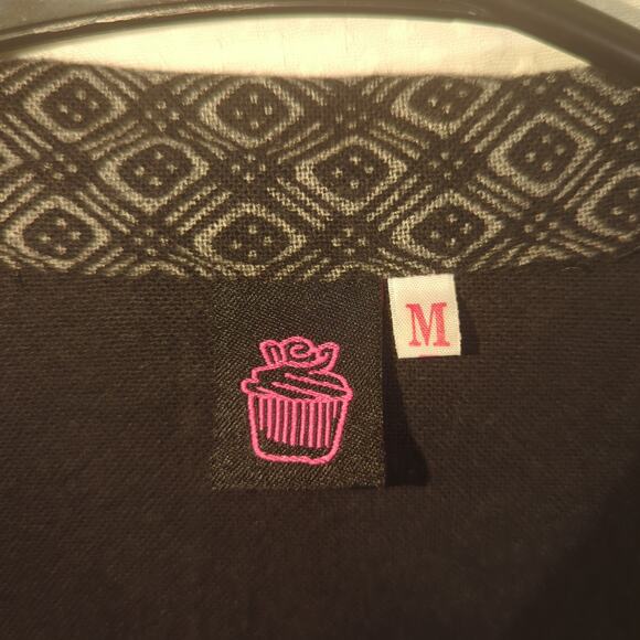 Cupcake Women’s Boho Black Gray Patterned Jacket Medium Logo Button Front Artsy - Picture 2 of 3